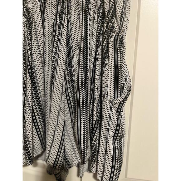EUC H&M Divided Black and White Romper Size LG - Picture 7 of 9